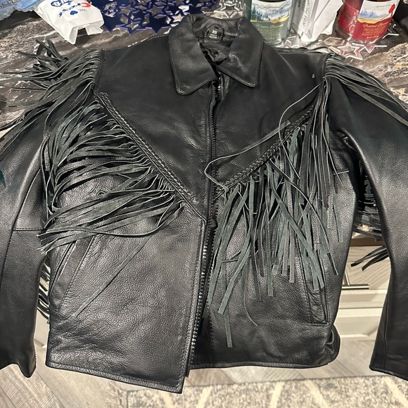 Women’s Gently Used Leather Jacket - Picture 1 of 5